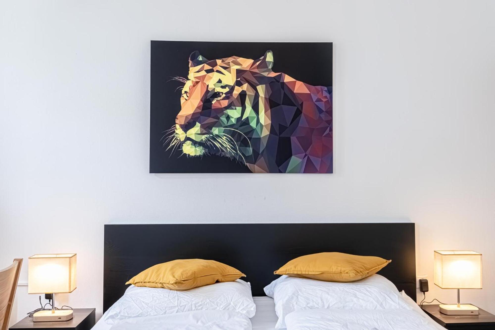 Apartament Explore Vienna: 1br Retreat Near Westbahnhof Wiedeń