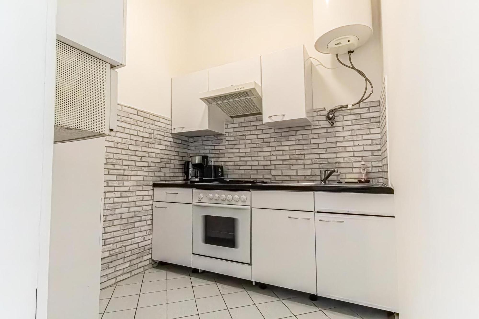 Explore Vienna: 1br Retreat Near Westbahnhof Apartament