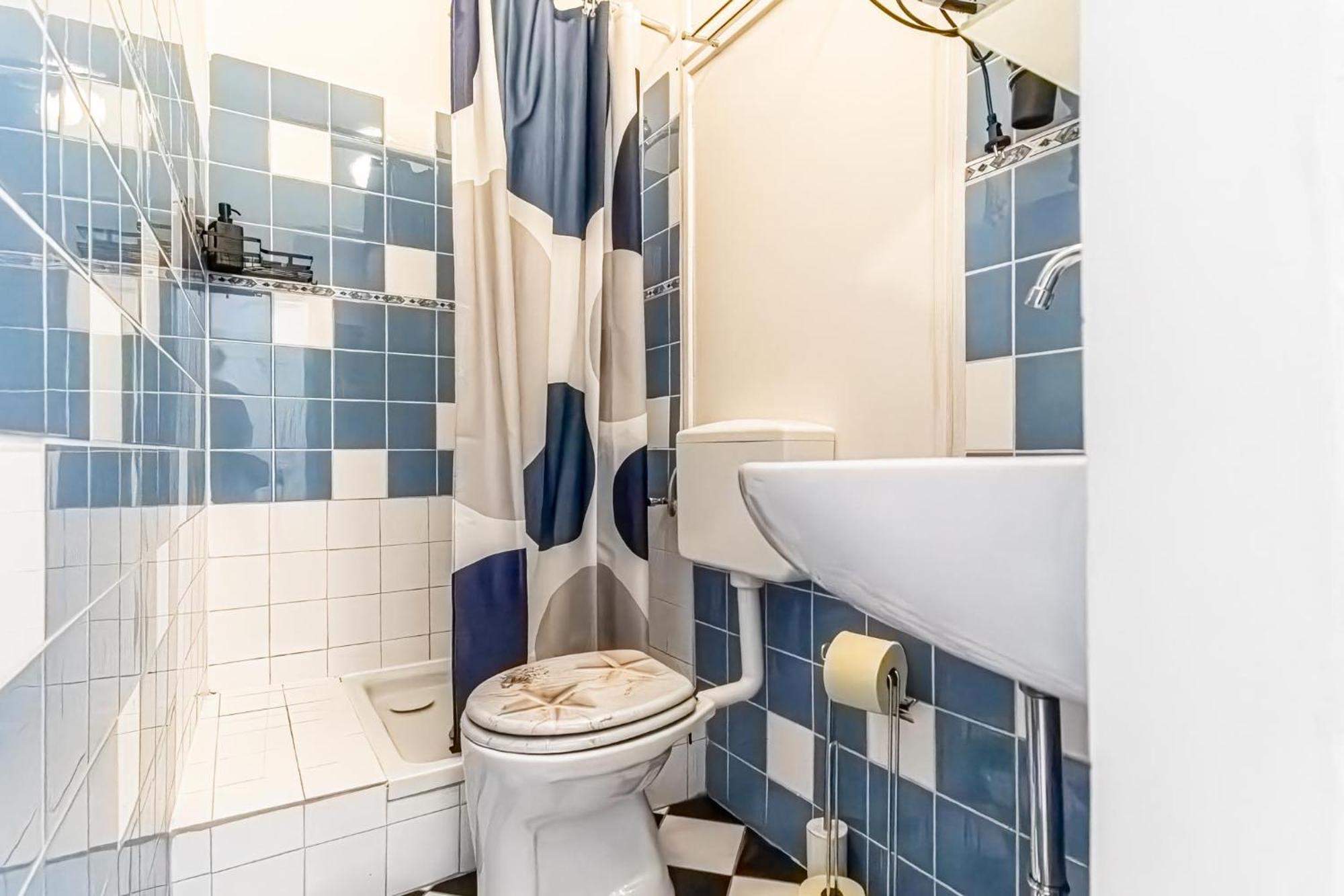 Explore Vienna: 1br Retreat Near Westbahnhof Wiedeń