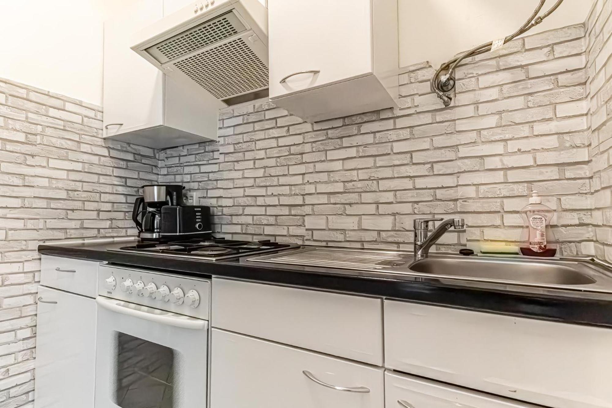 Explore Vienna: 1br Retreat Near Westbahnhof * Wiedeń